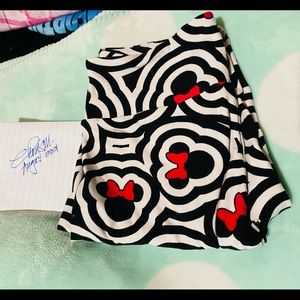 LULAROE - DISNEY LEGGINGS OS